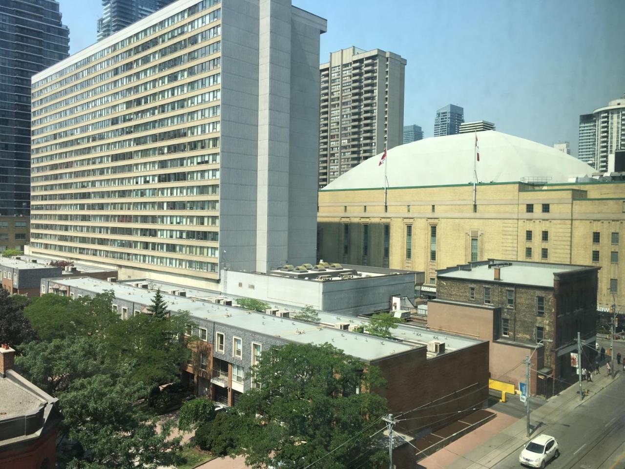 Toronto Metropolitan University-Daphne Cockwell Complex Residence Camera foto